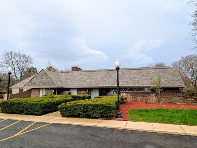 Building Photo - 234 E Bailey Rd