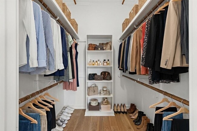 Building Photo - 6404 Porter St