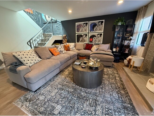 Primary Photo - 2 BR / 2.5 Ba Townhome in Lovely Vista La ...