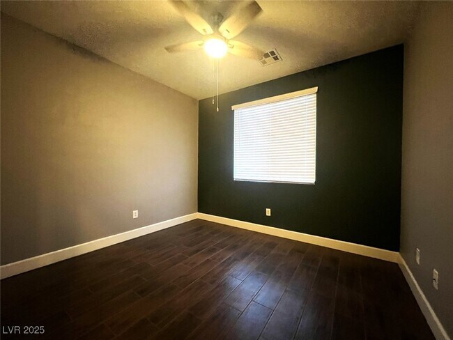 Building Photo - 6316 Silver Edge St