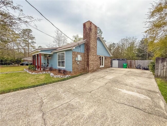 Building Photo - 905 Deer Run Dr