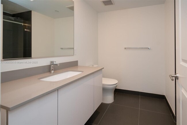 Building Photo - 1600 NE 1st Ave