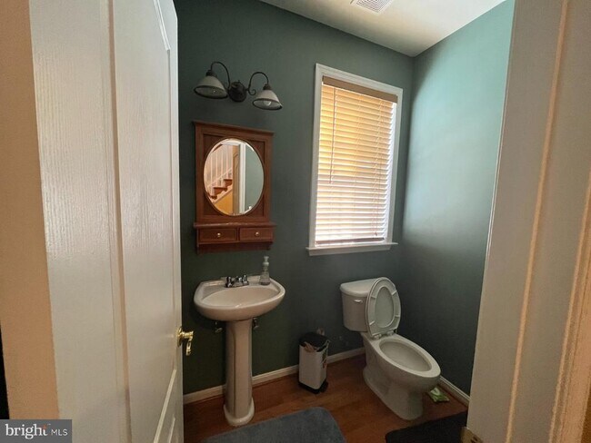 Building Photo - 43326 Columbus St