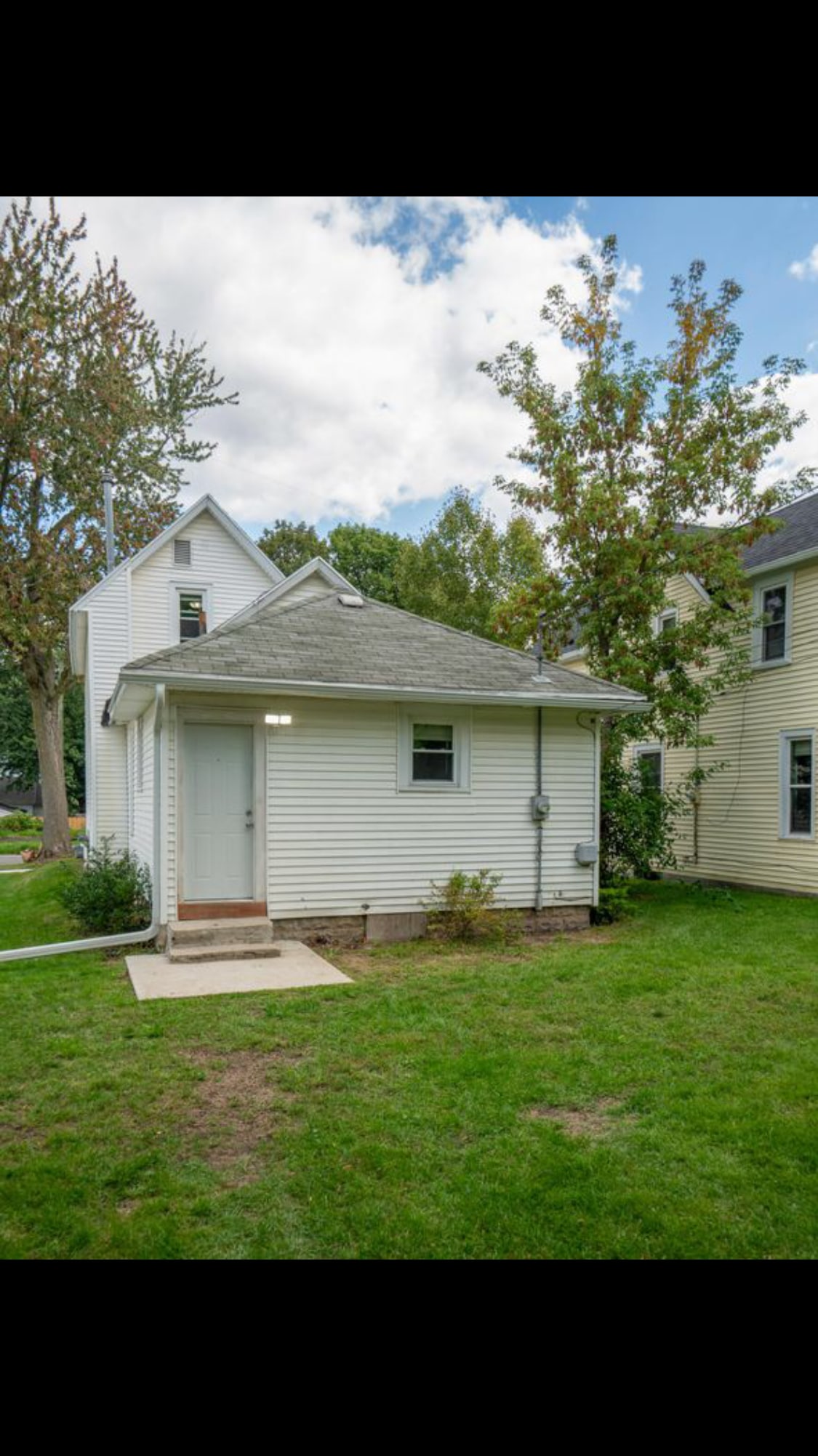 Building Photo - 857 Clancy Ave NE