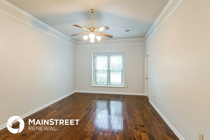 Building Photo - 4415 Richmond Cir S