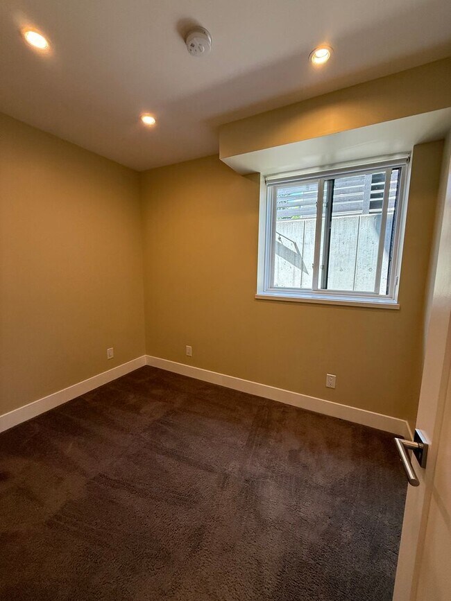 Building Photo - Fabulous Queen Anne Home!  Sunday June 14th from 3:00-4:00!