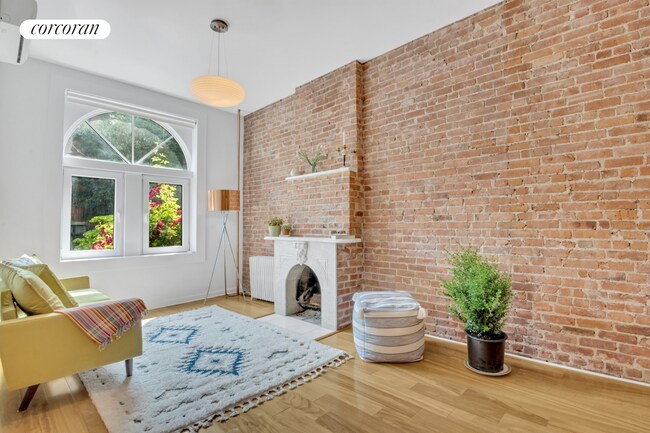 Building Photo - 404 15th St