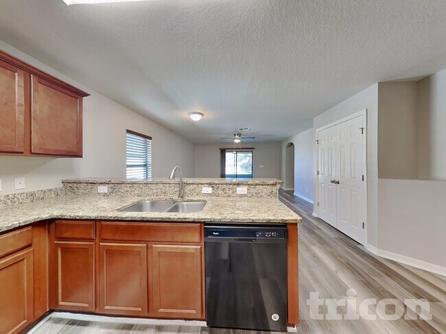 Building Photo - 591 Swallowtail Dr