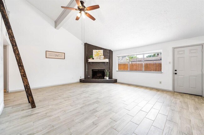 Building Photo - 11602 Inga Ln