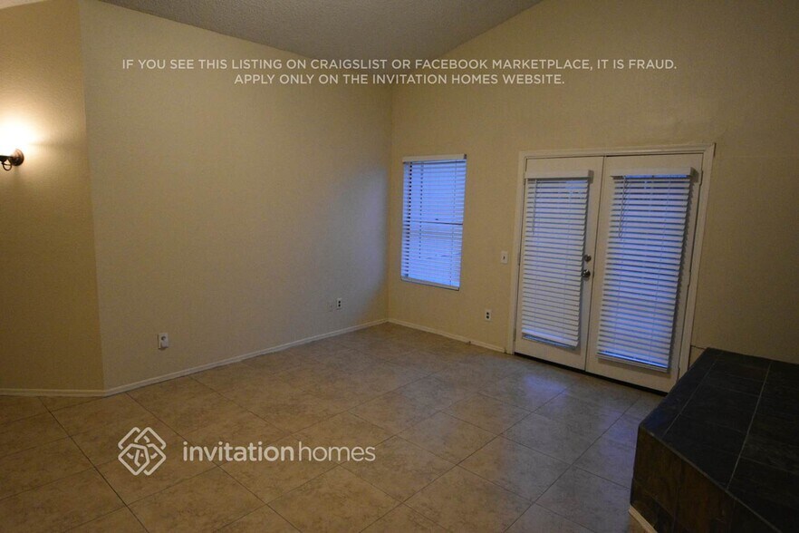 Building Photo - 3317 W Potter Dr