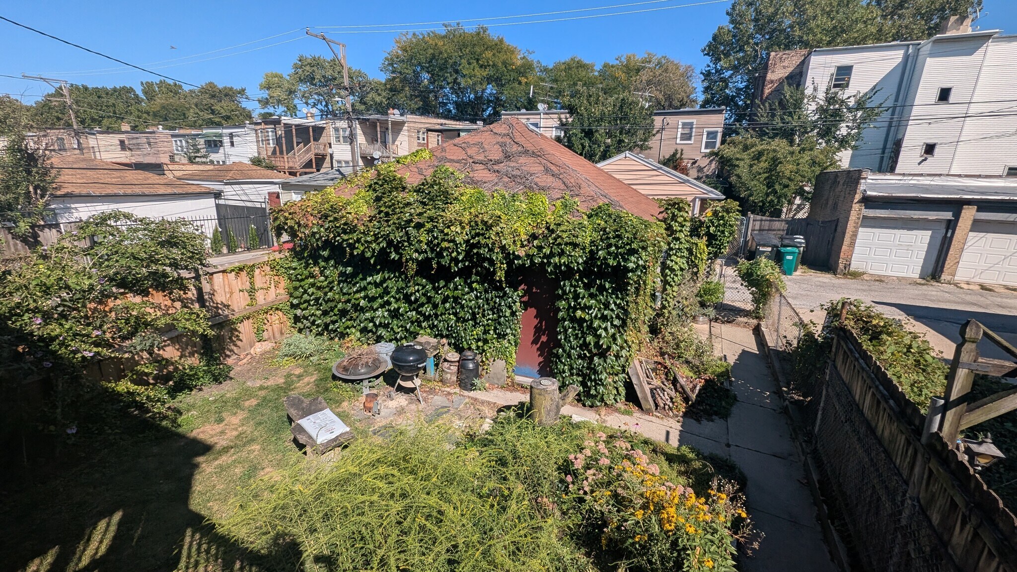 Building Photo - 5707 N Campbell Ave