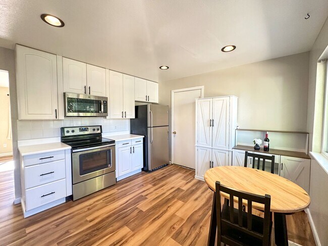 Building Photo - Updated Single-Family Home in Littleton