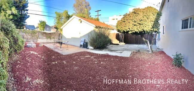 Building Photo - 12417 1/2 Chandler Blvd-A