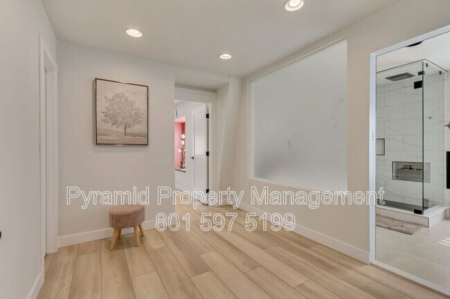 Building Photo - 10971 Cindy Cir