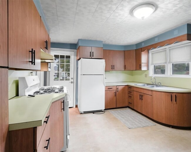 Building Photo - 119 Lincoln Ave