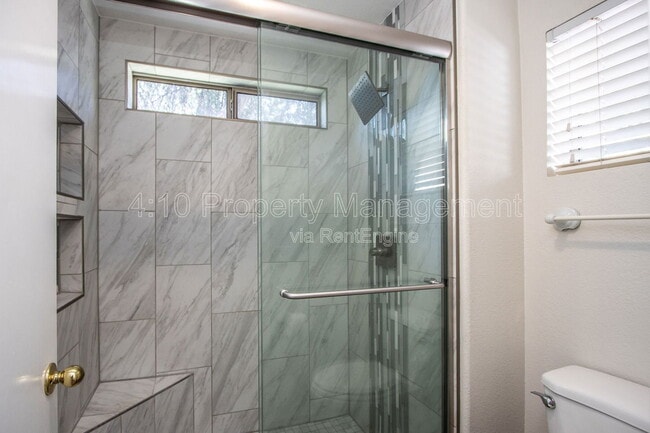 Building Photo - 407 W Colt Rd