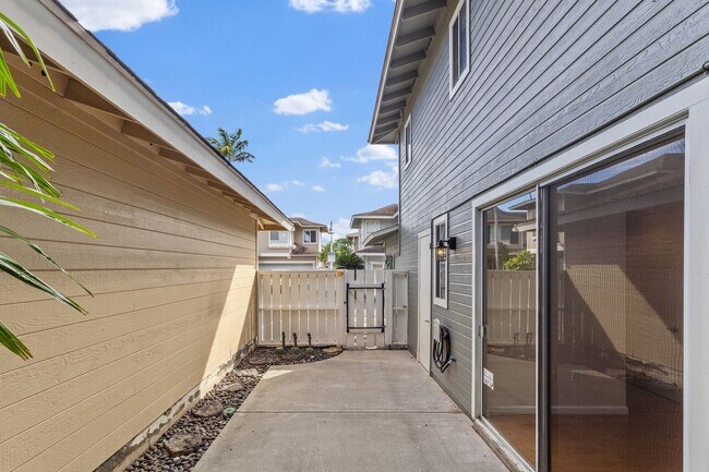 Building Photo - Pet-Friendly 3BR | 2.5BA Kapolei Home with 2-Car Garage