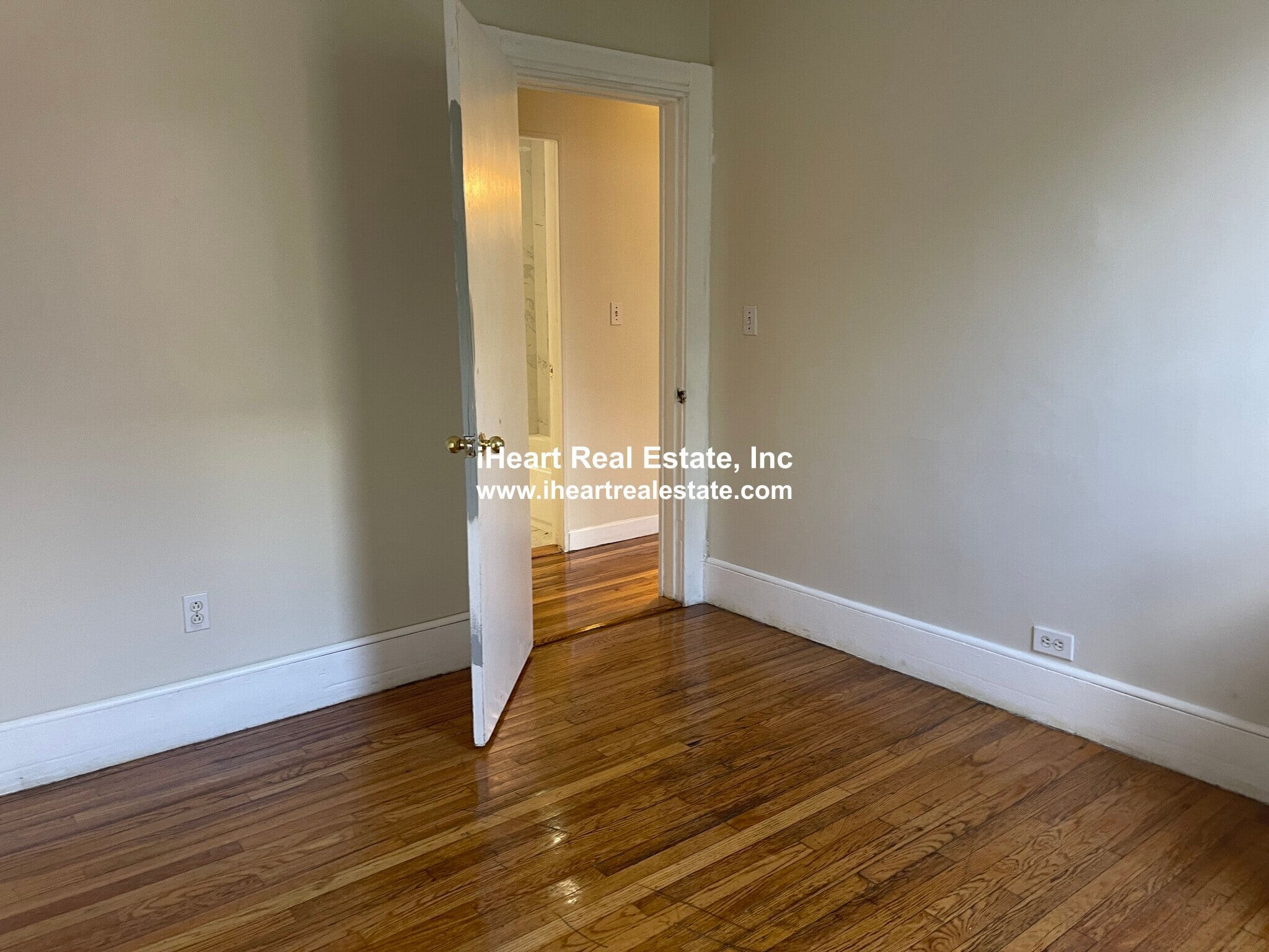 Building Photo - 338 K St