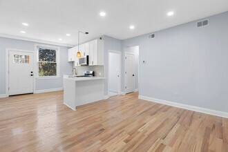 Building Photo - 3805 W Belle Plaine Ave