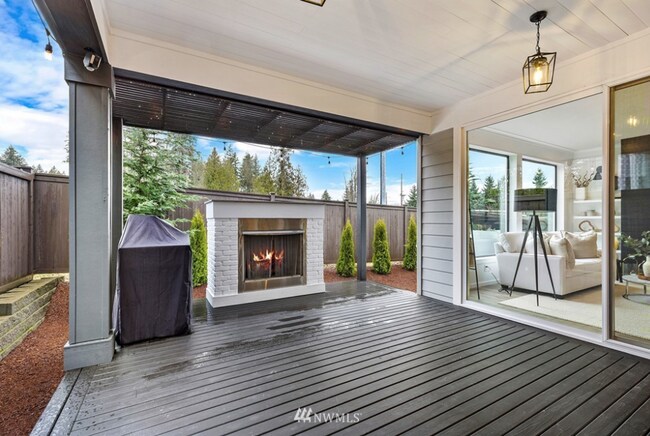 Building Photo - Designer 4-Bedroom Home with Covered Outdoor Living in Lake Stevens