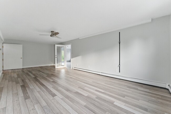 Building Photo - 121 Indian Meadow Dr