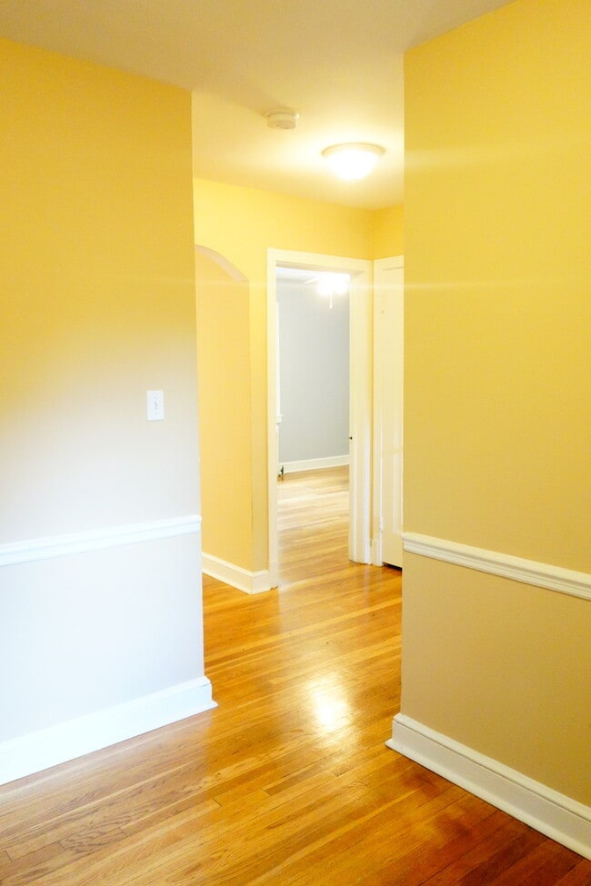 Building Photo - 8409 Greenwood Ave