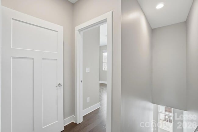 Building Photo - 523 Sedgefield Park Dr