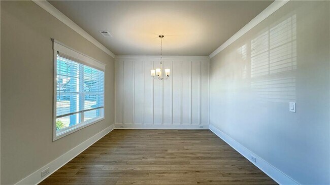 Building Photo - 5401 Bancroft Ln