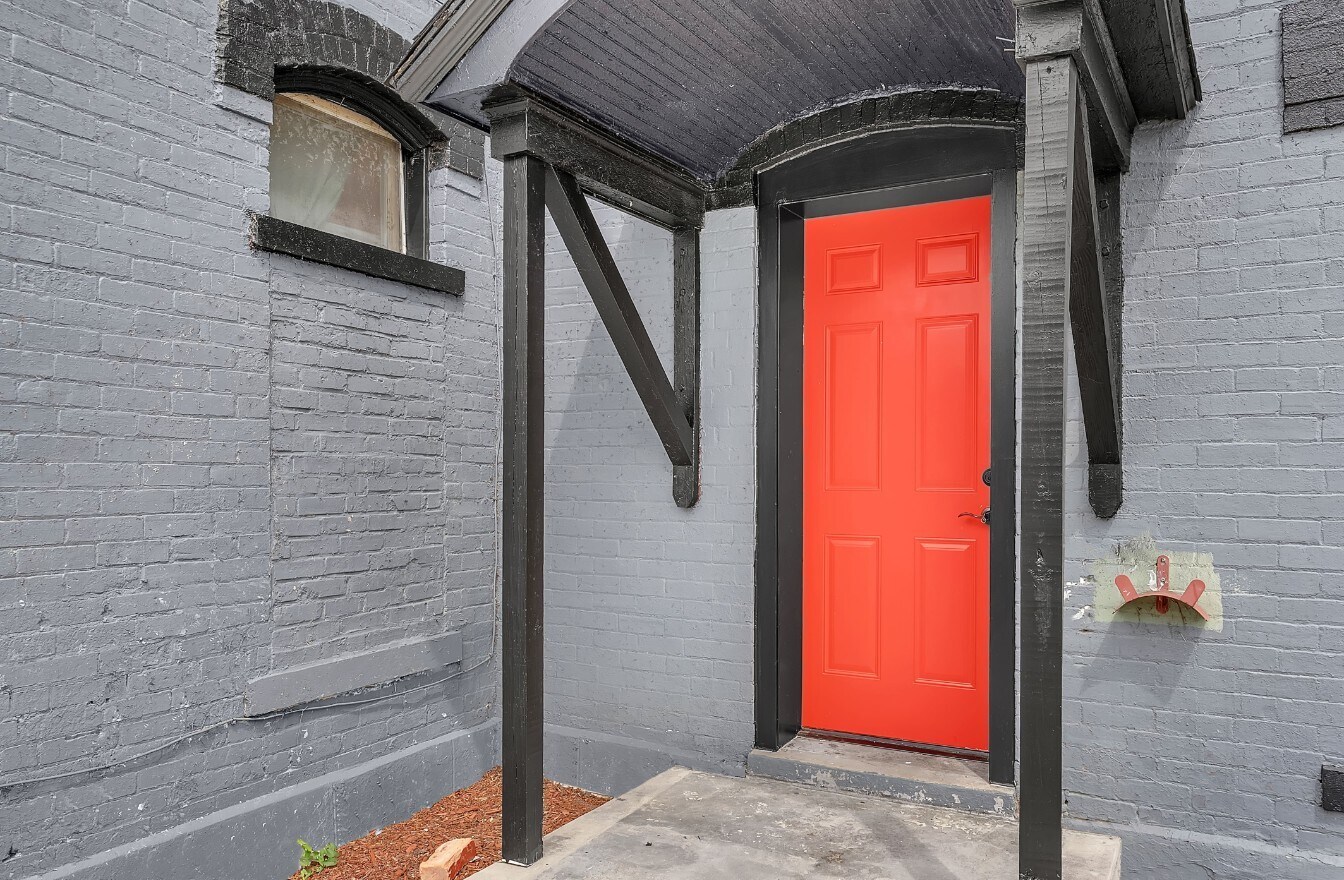 Building Photo - 139 Center St