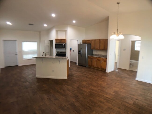 Building Photo - Brand new 3 bedroom 2 bath