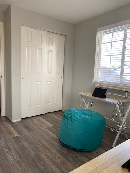 Building Photo - 61369 Elkhorn St