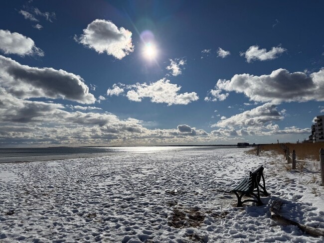 Building Photo - 67 E Grand Ave