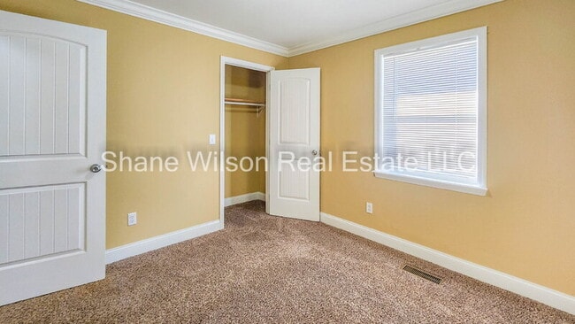 Building Photo - 66 Dean Rd