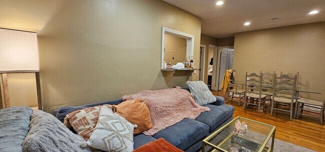 Building Photo - $500 Rebate Upon Closing! Luxury Apt. Near BU Campus.  Ht/HW Included.