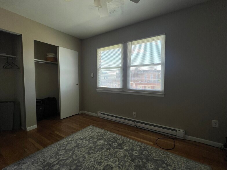 Building Photo - 89 N 16th Ave