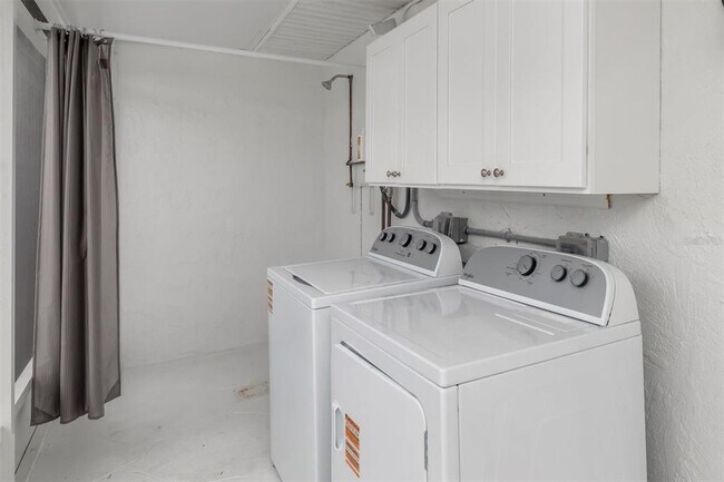 Building Photo - 1950 Nebraska Ave