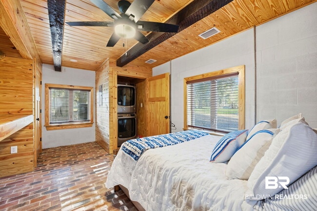 Building Photo - 27522 Burkhardt Dr