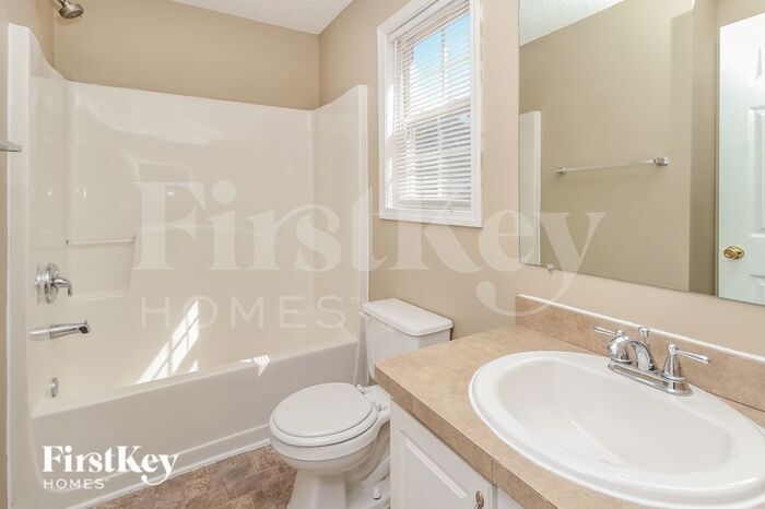 Building Photo - 60 Landing Ln