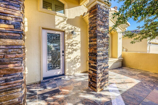 Building Photo - Beautiful 3 bed-2 baths home in 79911