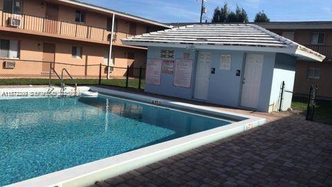 Building Photo - 1829 N A St