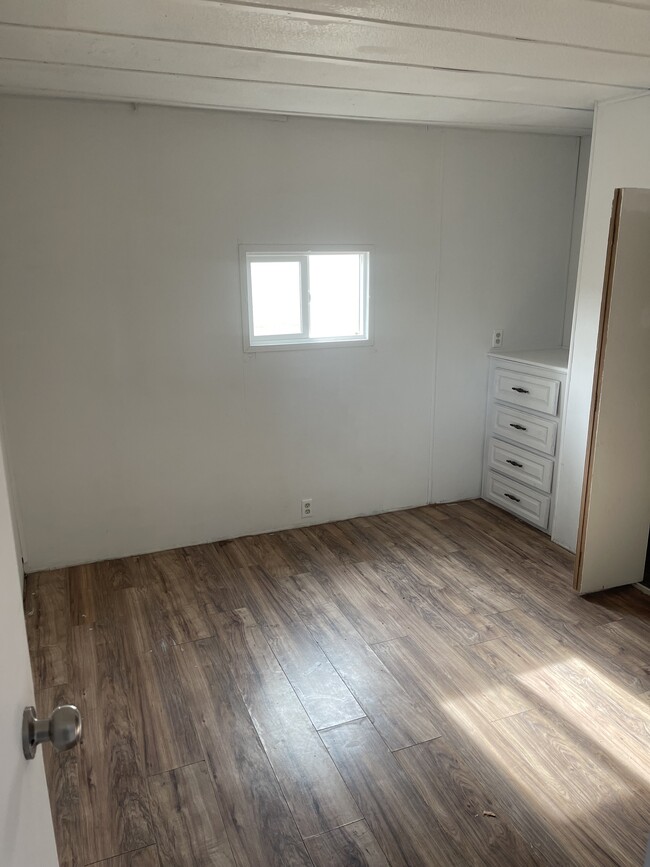 Building Photo - 6012 Cypress Ave