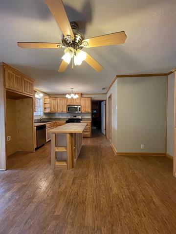 Building Photo - 1010 FM 902