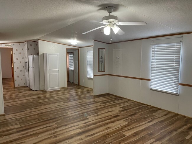 Building Photo - 809 Magnolia Dr