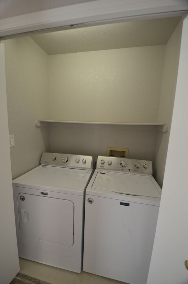 Building Photo - Fairplay home available 11/1/25- large fen...