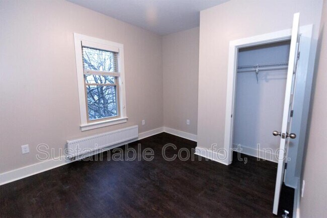 Building Photo - 26 Vinson St