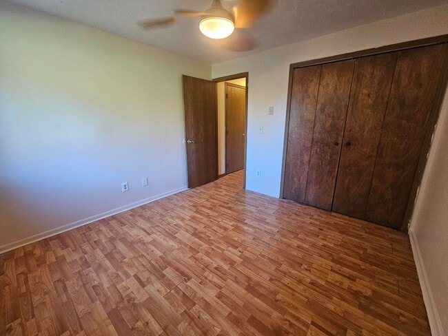 Building Photo - 4790 Sunnybrook Rd