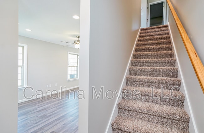 Building Photo - 276 Lockeland Park Dr