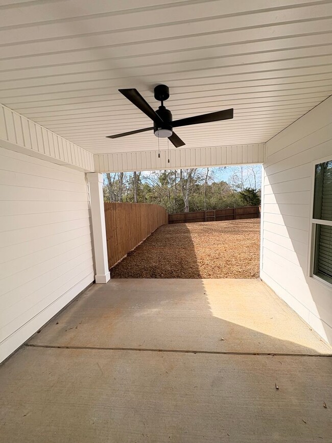 Building Photo - 108 Alva Ct