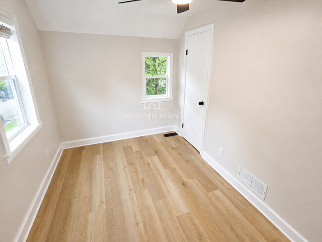 Building Photo - 303 Barder Ave