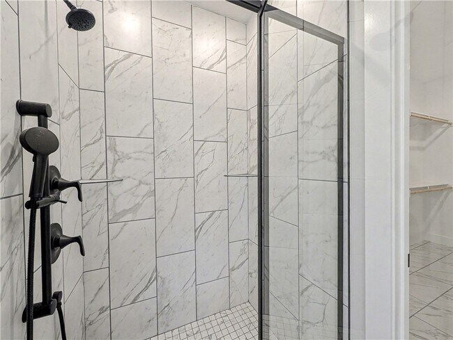 Building Photo - 6907 SW High Meadow Blvd